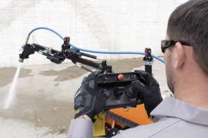 Micro Arm Stills 00 00 37 29 Still020